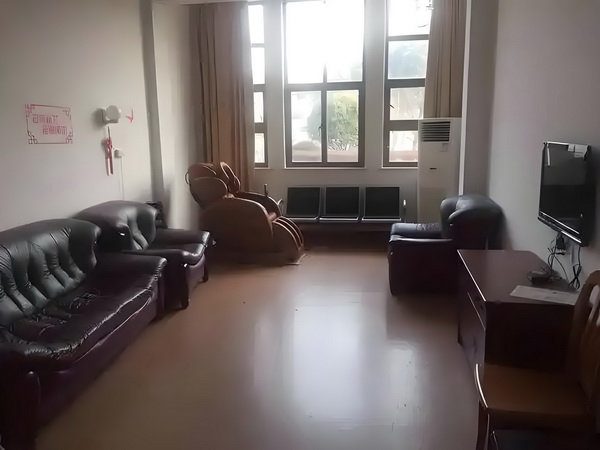 积分入户积分的条件_大小姐不是娃哈哈“继承人”:自己打下来的江山 一辆野猪快车撞上城际